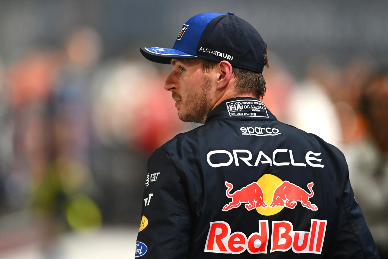 MARINA BAY’DE MAX FIRTINASI! VERSTAPPEN SİNGAPUR’U FETHETTİ!