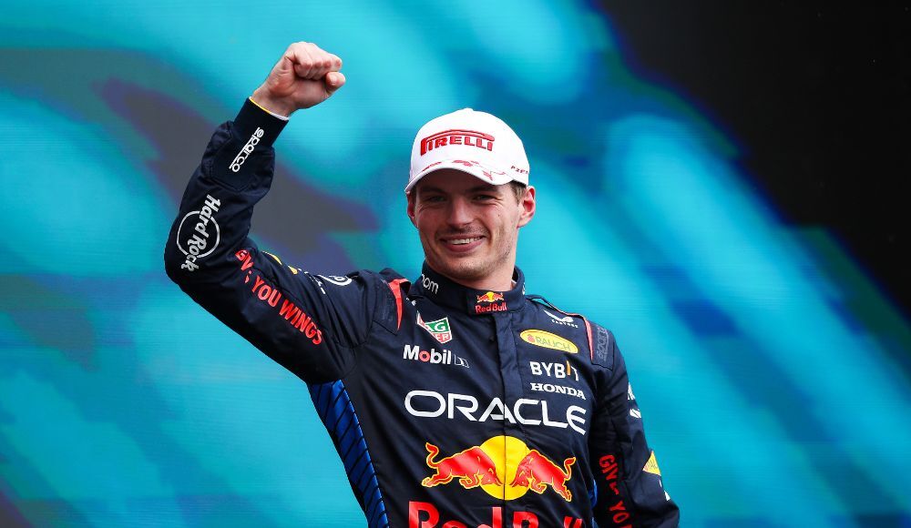 SİNGAPUR’DA SUPER MAX FIRTINASI! SPRINT ZAFERİNDEN SONRA POLE POZİSYONU DA VERSTAPPEN’İN!